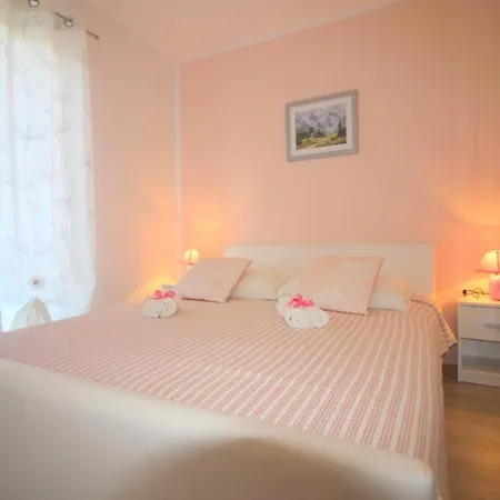 House Anamaria Semesterbostad