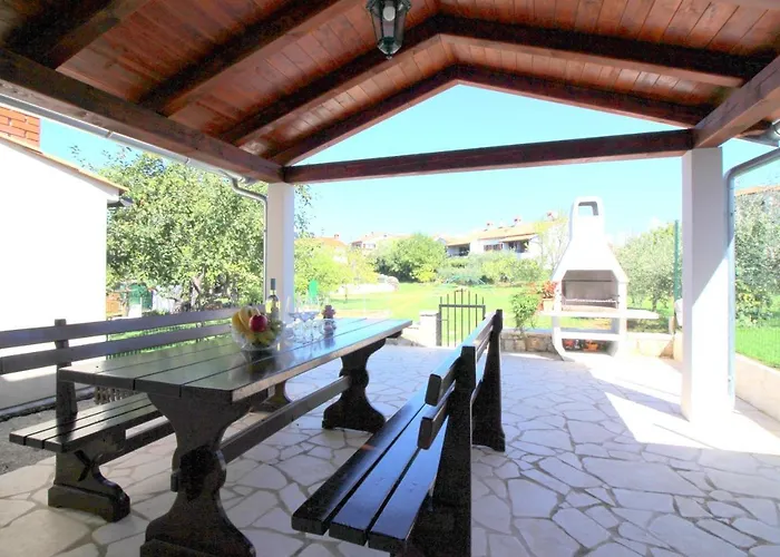 Semesterbostad House Anamaria